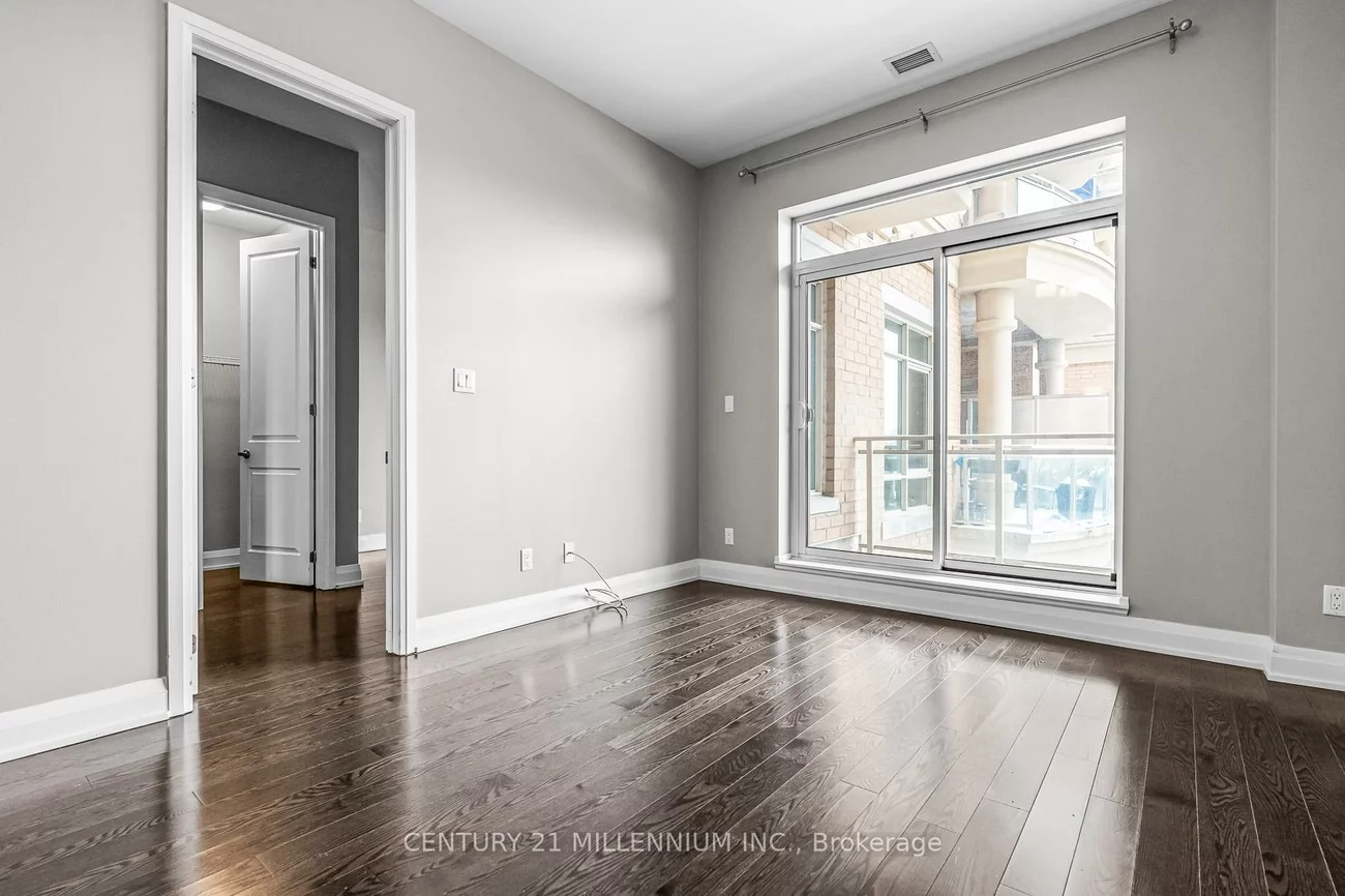 15277, Yonge, Aurora Village, Aurora