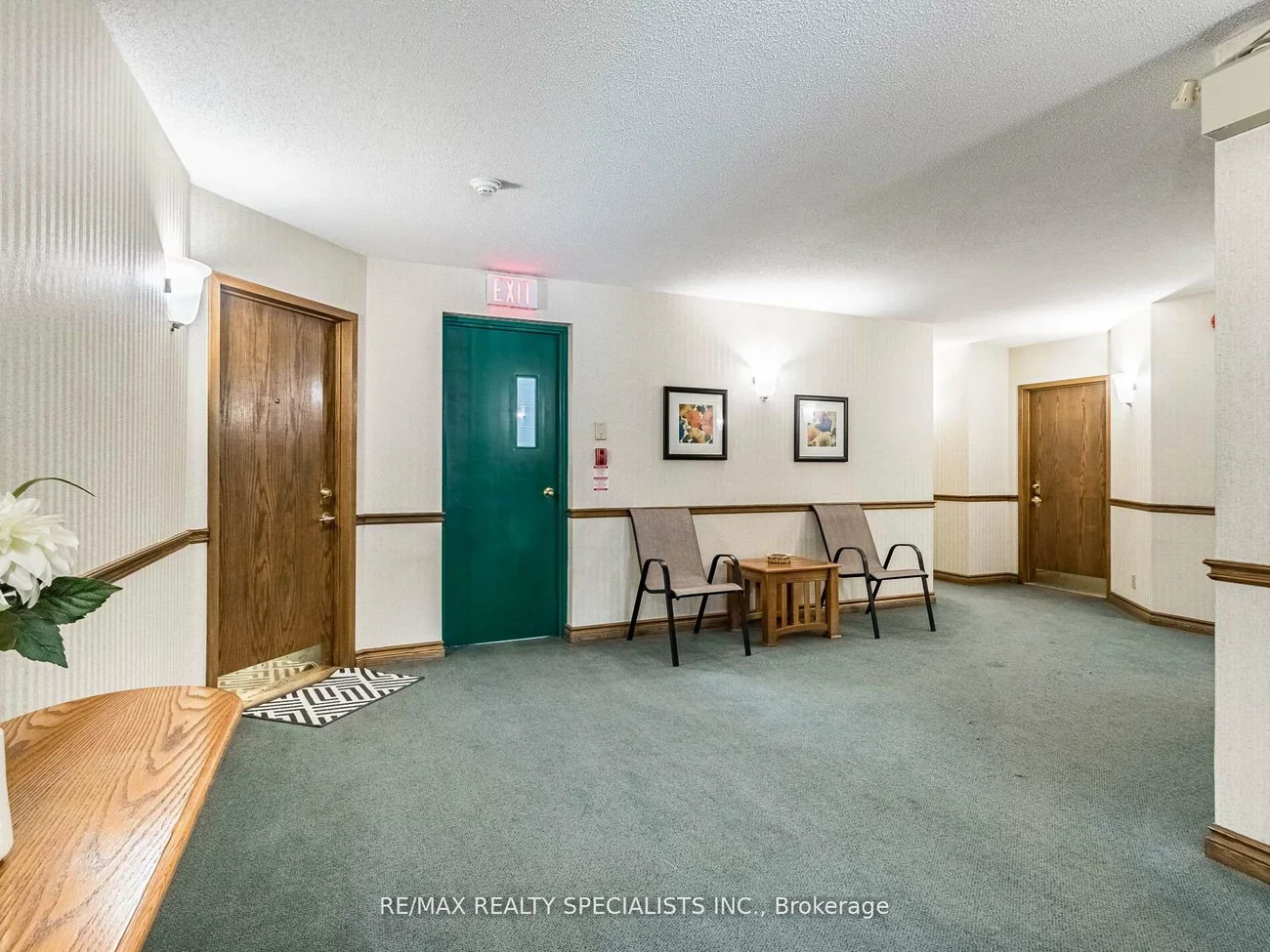 21, George, Aurora Village, Aurora