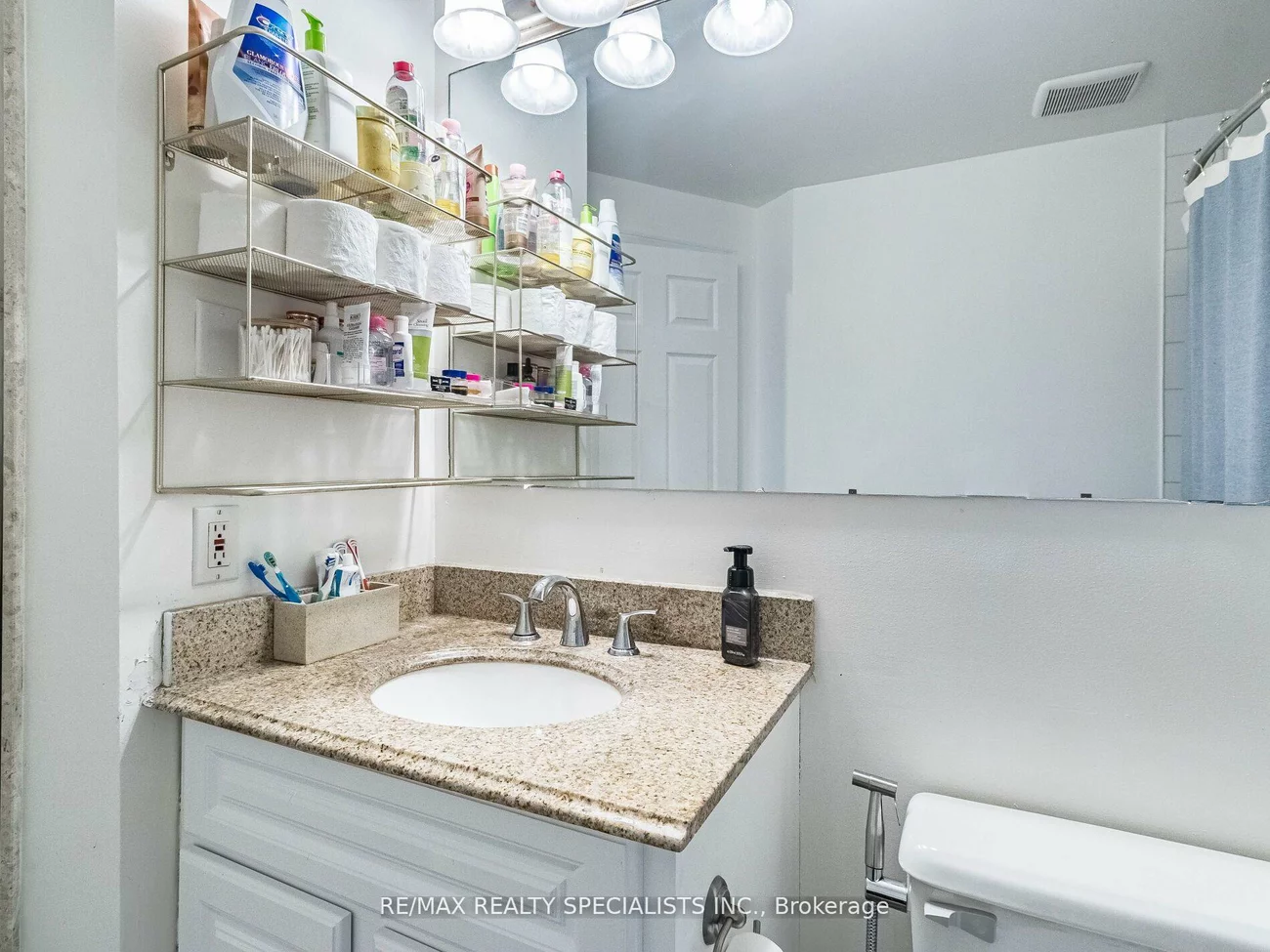 21, George, Aurora Village, Aurora