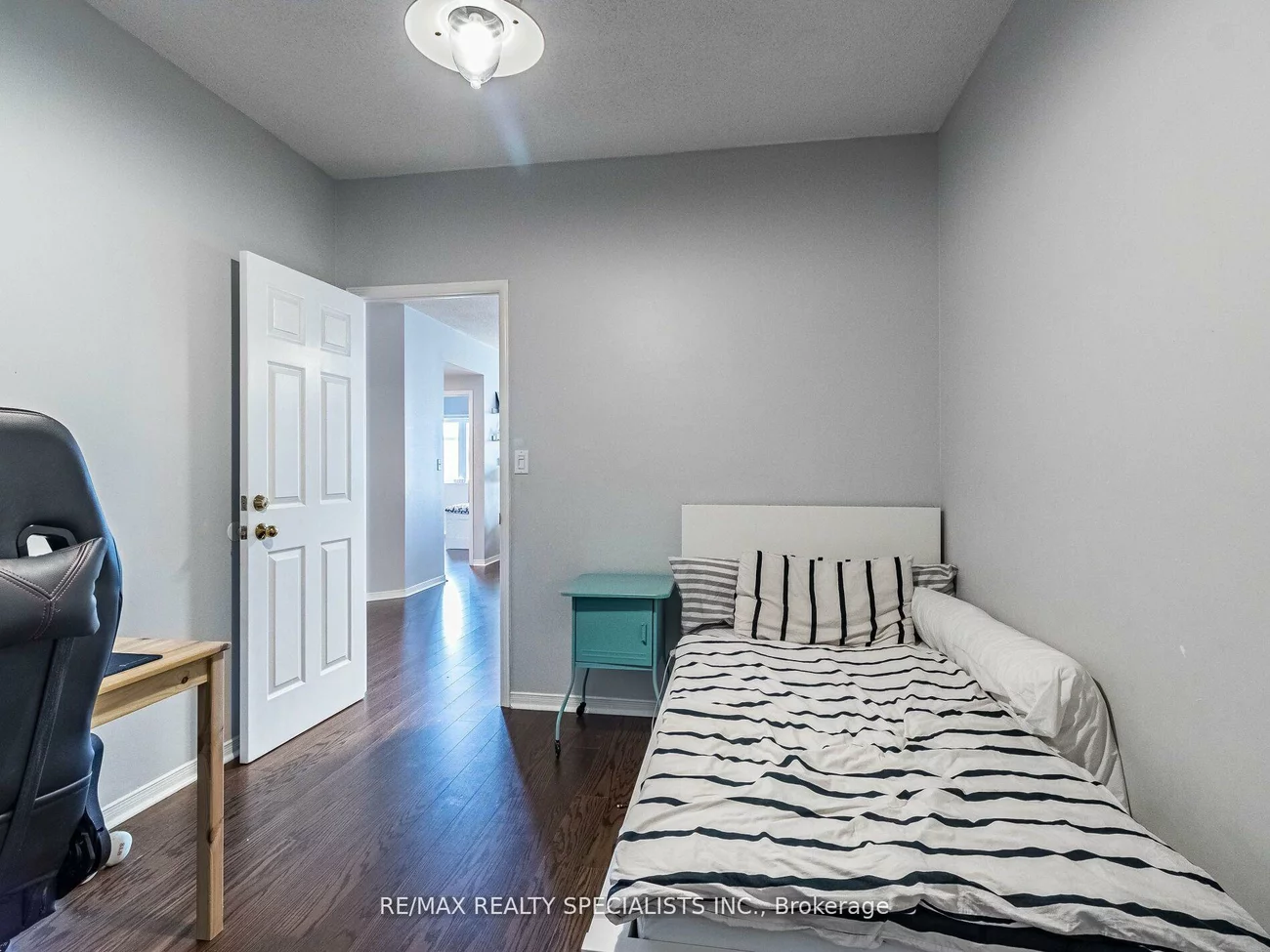 21, George, Aurora Village, Aurora