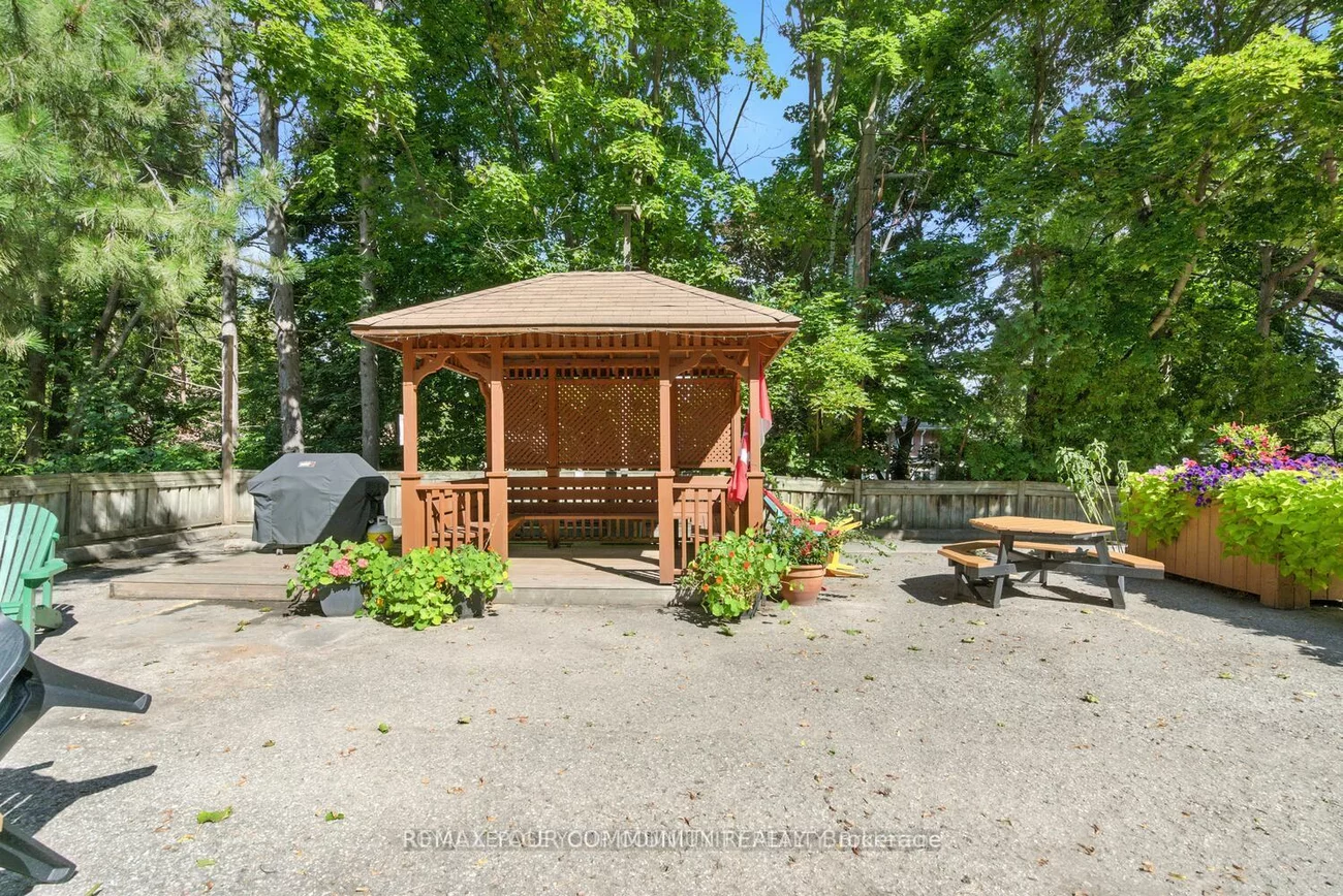 14924, Yonge, Aurora Highlands, Aurora