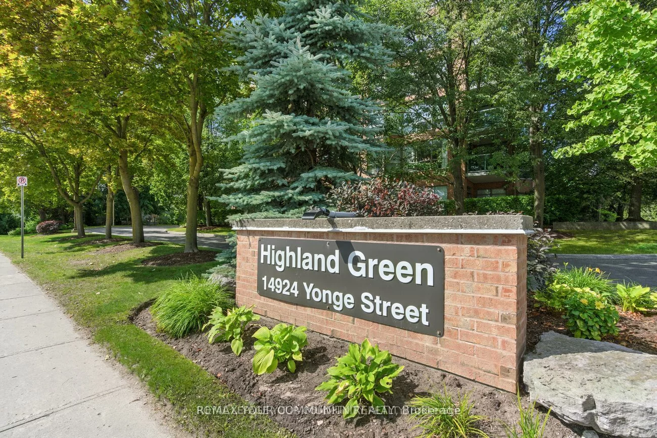 14924, Yonge, Aurora Highlands, Aurora