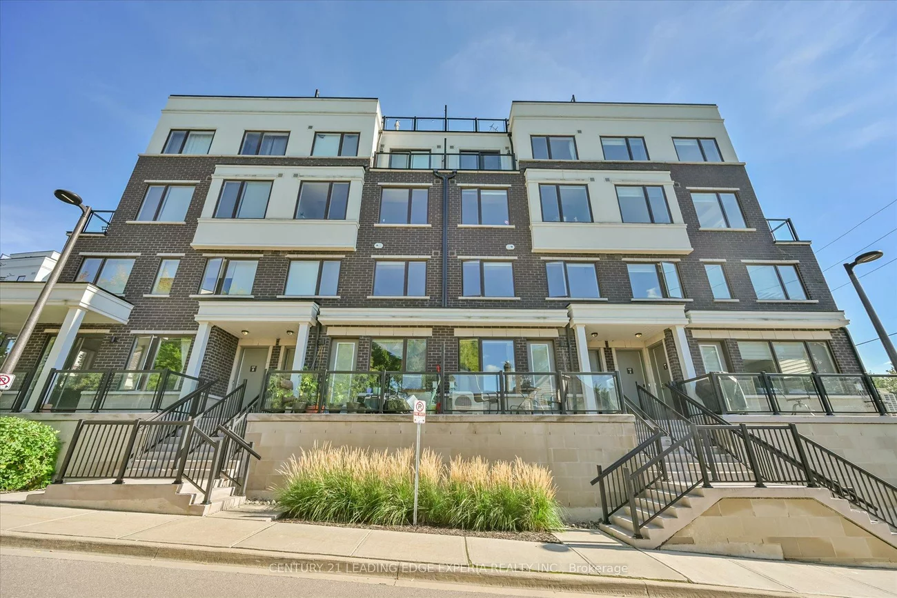 100, Alex Gardner, Aurora Heights, Aurora