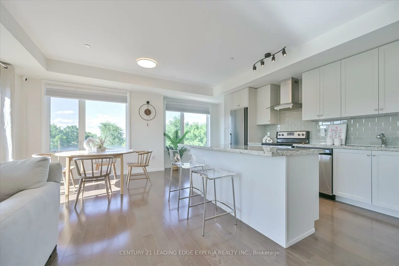 100, Alex Gardner, Aurora Heights, Aurora