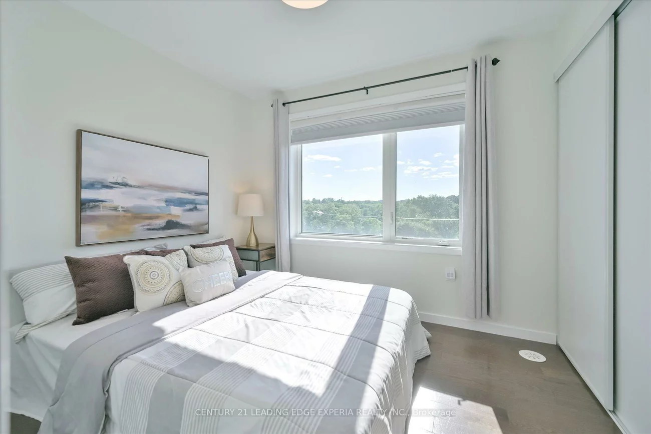 100, Alex Gardner, Aurora Heights, Aurora