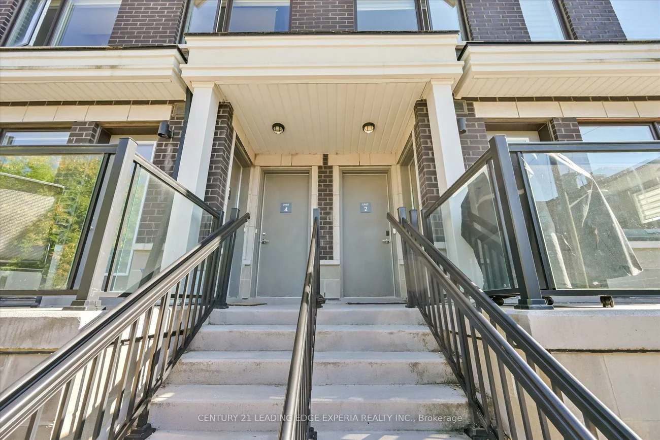 100, Alex Gardner, Aurora Heights, Aurora