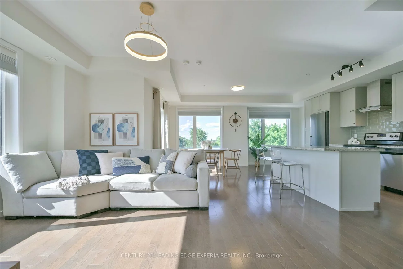 100, Alex Gardner, Aurora Heights, Aurora