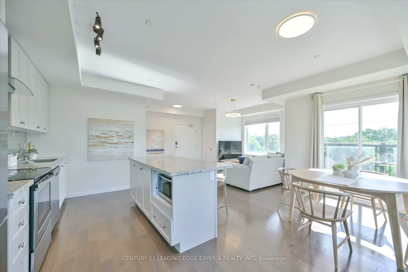 100, Alex Gardner, Aurora Heights, Aurora