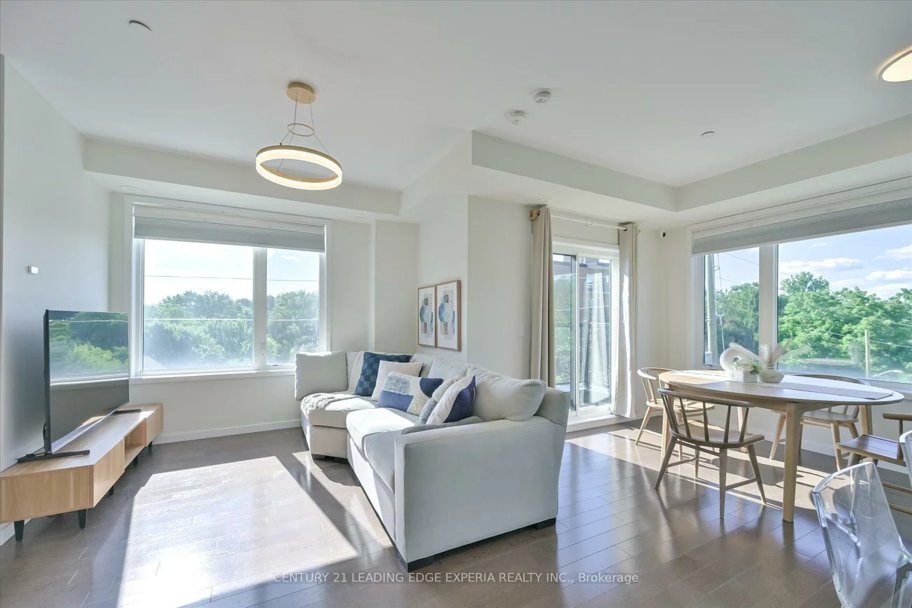 100, Alex Gardner, Aurora Heights, Aurora