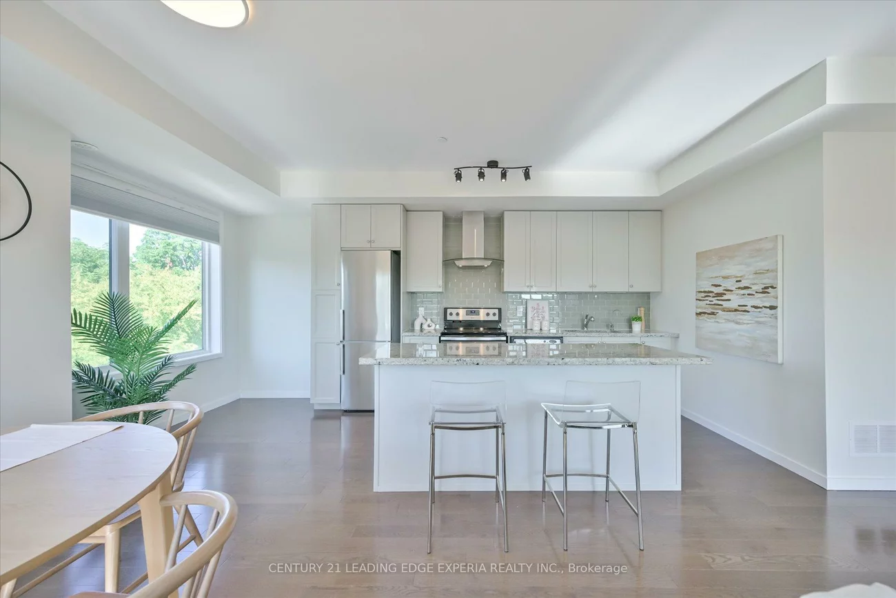 100, Alex Gardner, Aurora Heights, Aurora