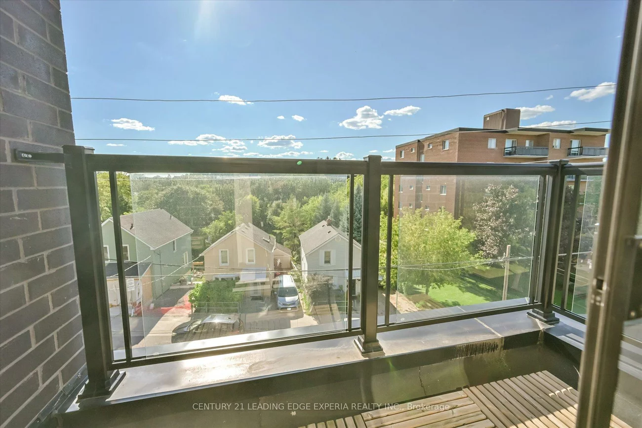 100, Alex Gardner, Aurora Heights, Aurora