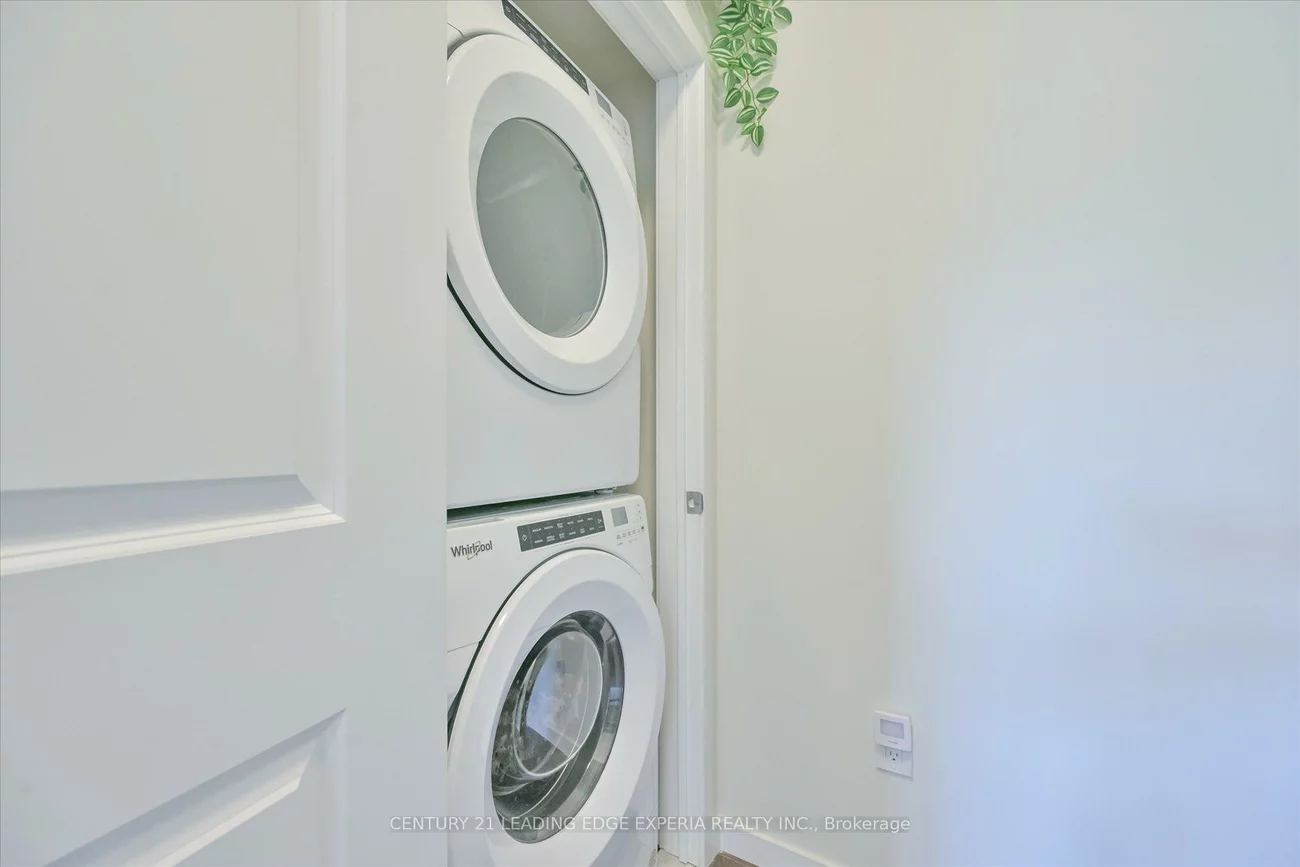 100, Alex Gardner, Aurora Heights, Aurora