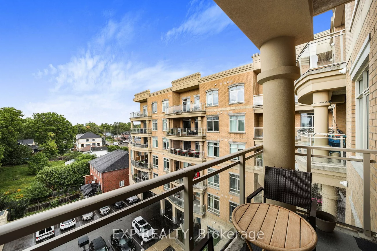 15277, Yonge, Aurora Village, Aurora