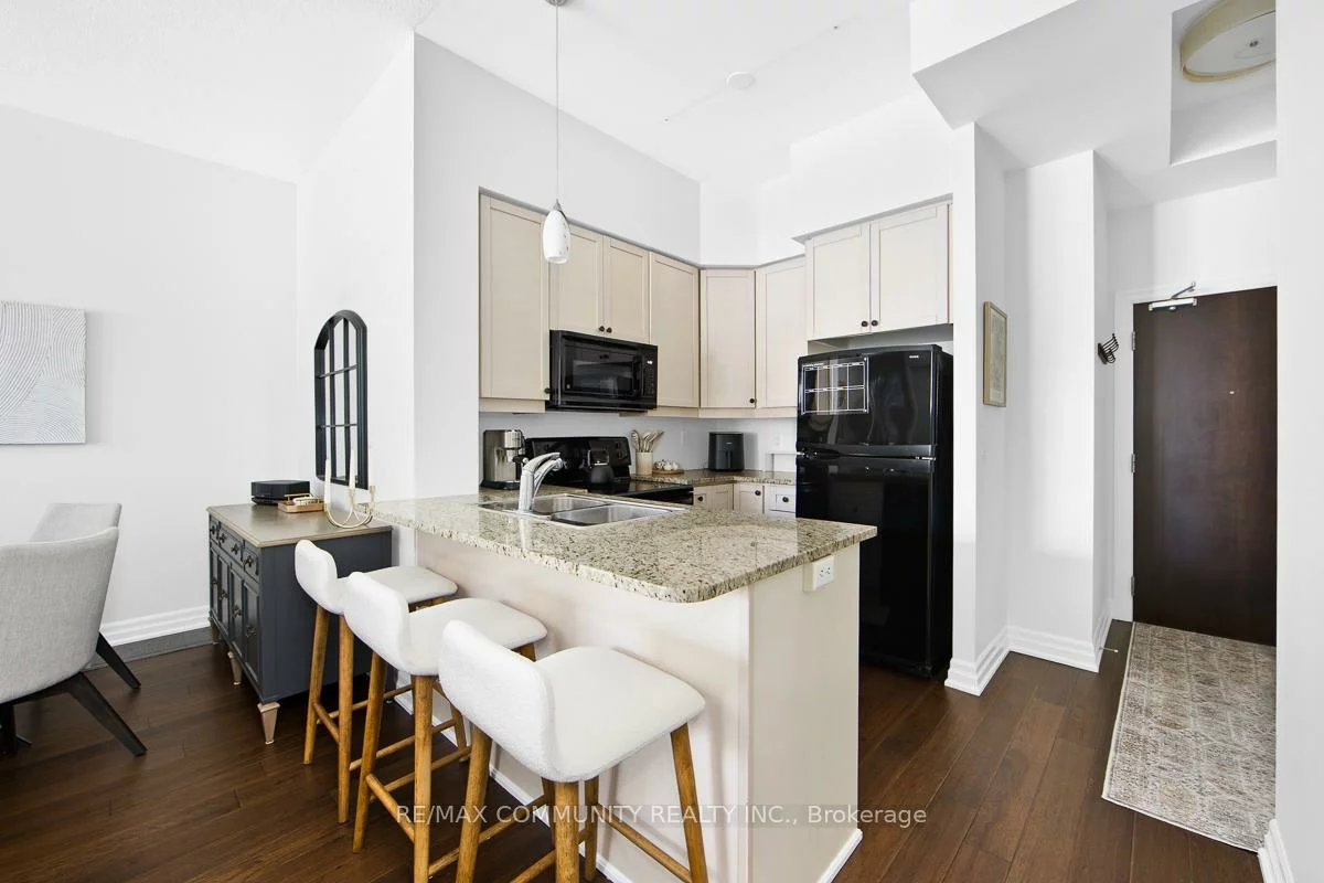 180, John West, Bayview Wellington, Aurora