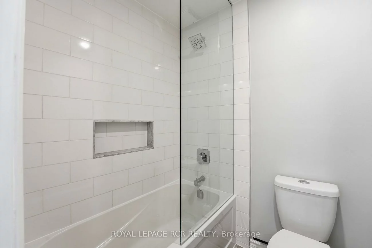 16, Bonnell, Aurora Estates, Aurora