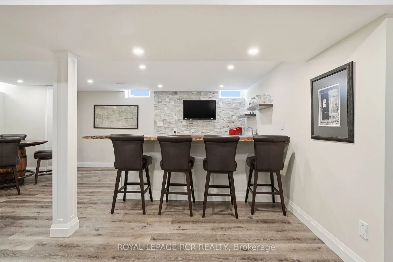 16, Bonnell, Aurora Estates, Aurora