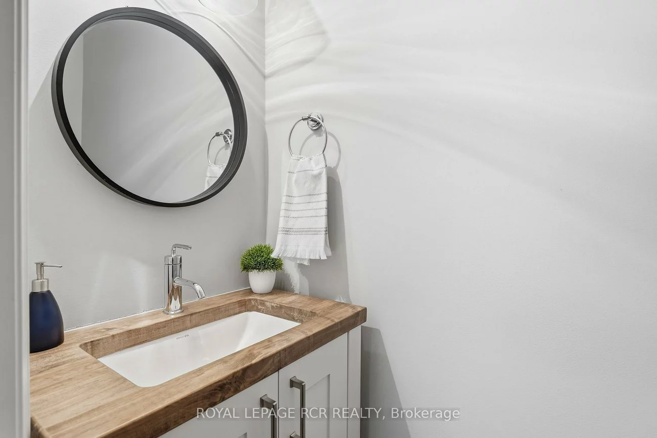 16, Bonnell, Aurora Estates, Aurora