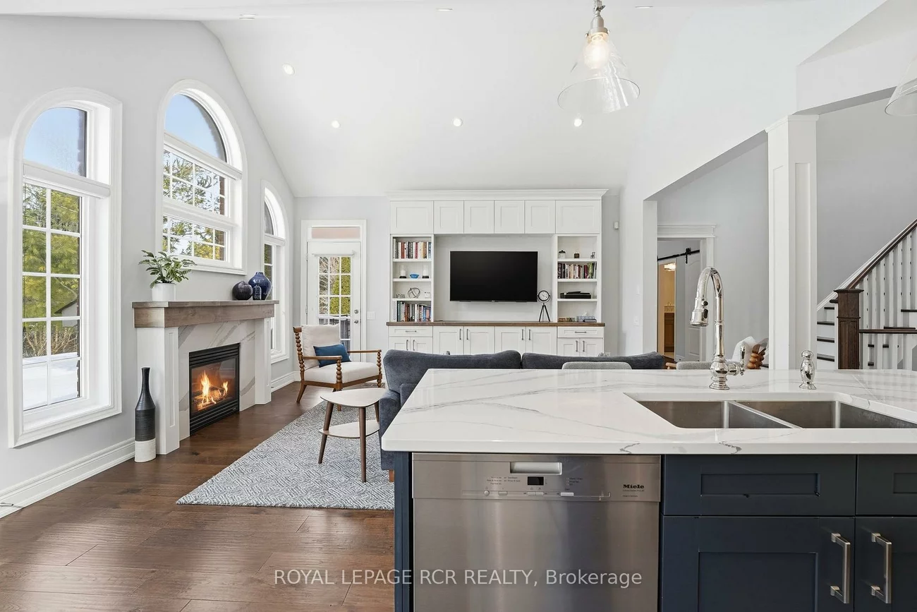 16, Bonnell, Aurora Estates, Aurora