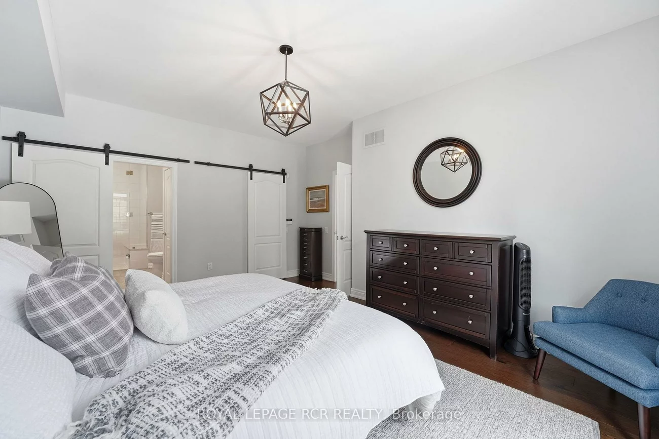 16, Bonnell, Aurora Estates, Aurora