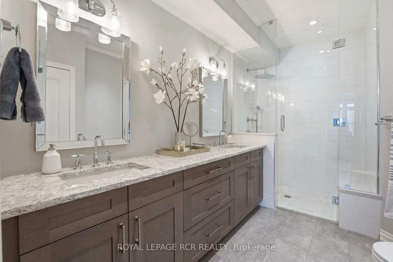 16, Bonnell, Aurora Estates, Aurora