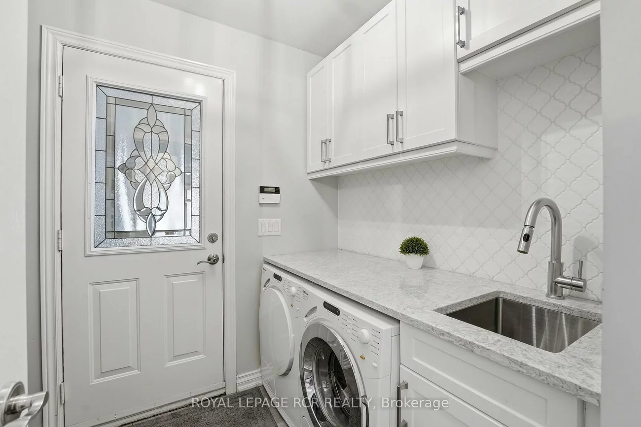 16, Bonnell, Aurora Estates, Aurora