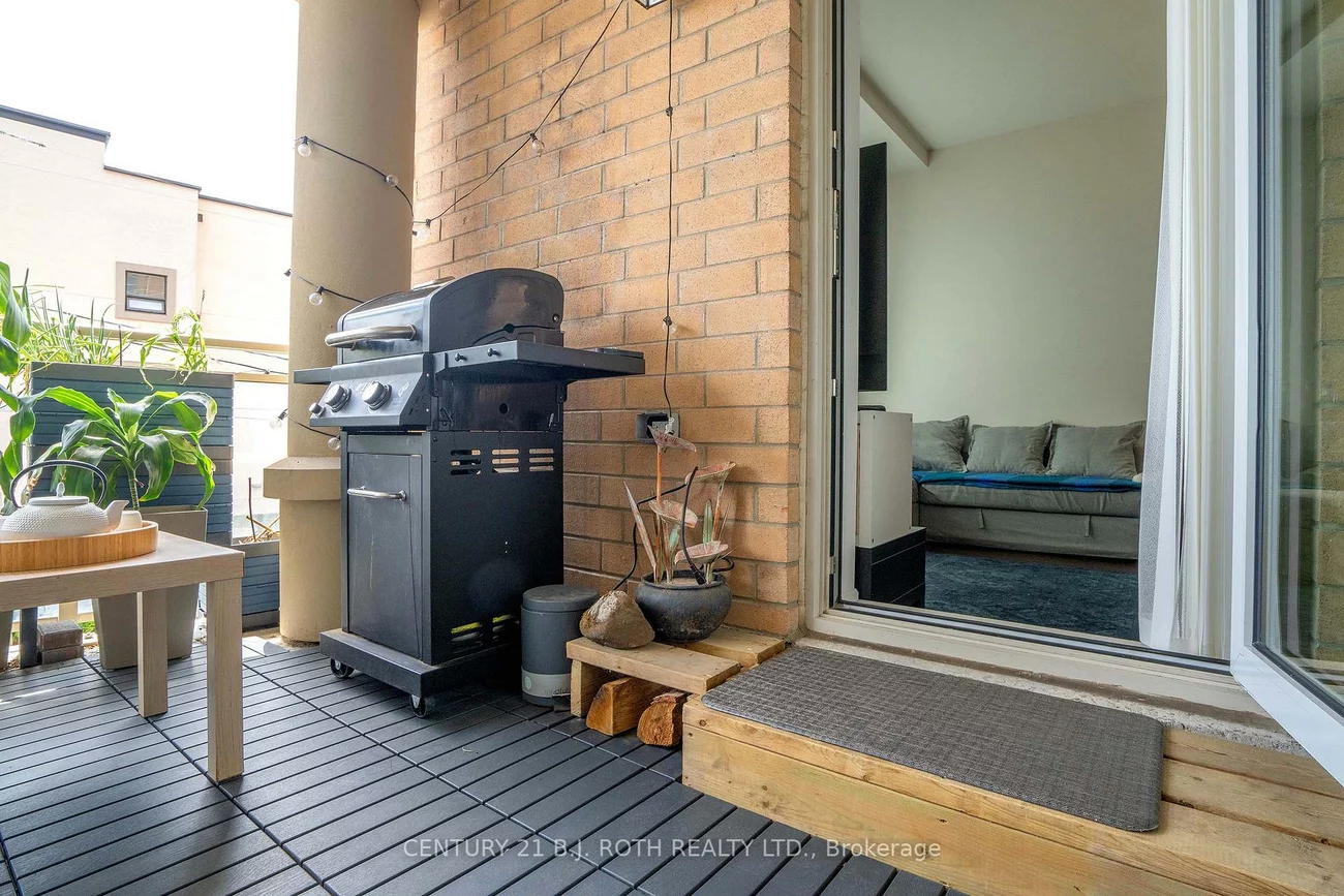 15277, Yonge, Aurora Village, Aurora