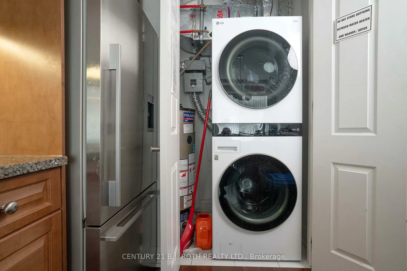 15277, Yonge, Aurora Village, Aurora