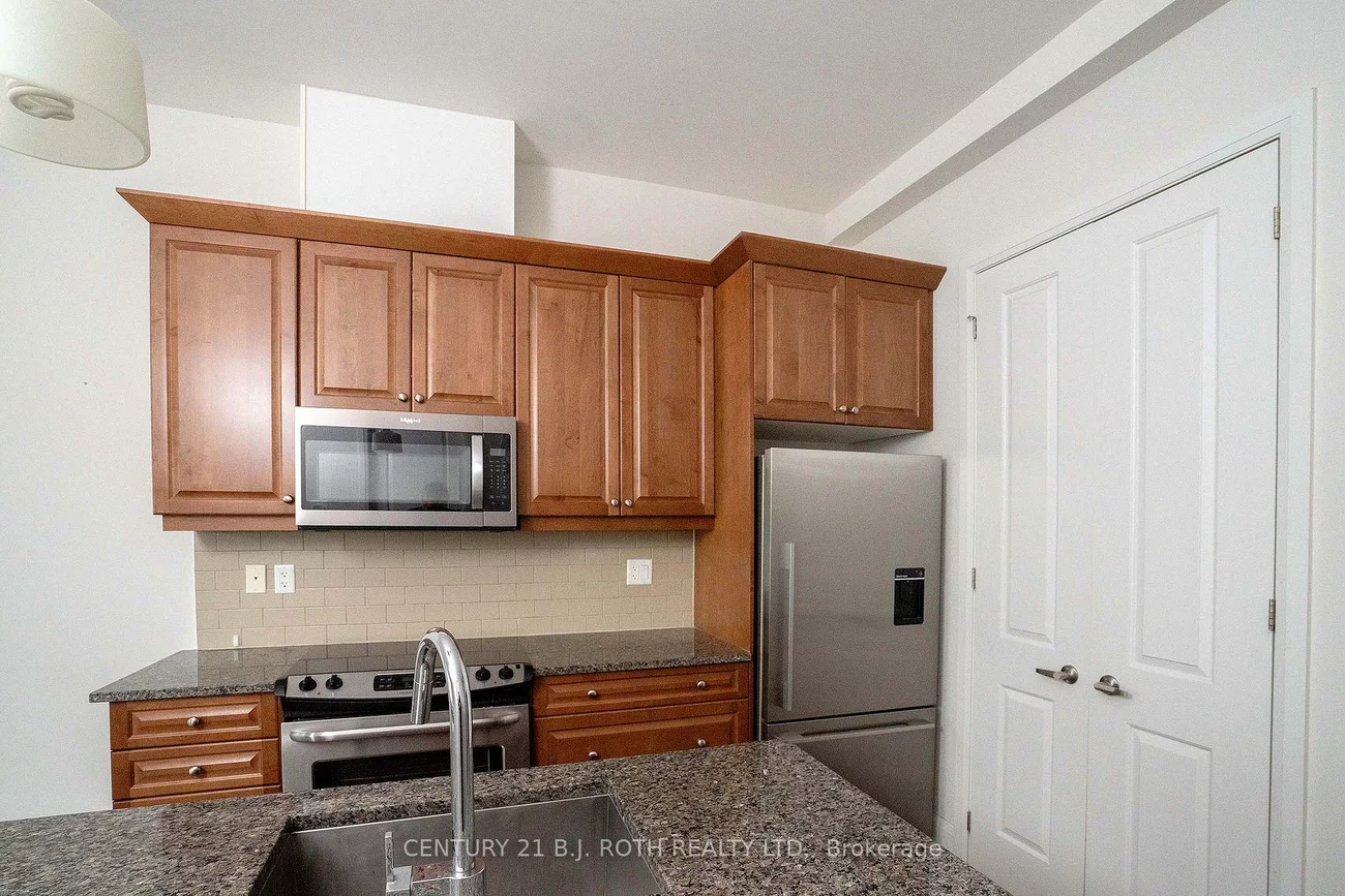 15277, Yonge, Aurora Village, Aurora