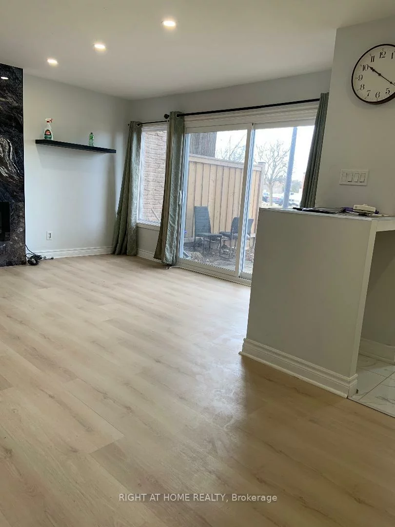 24, Springfair, Aurora Village, Aurora