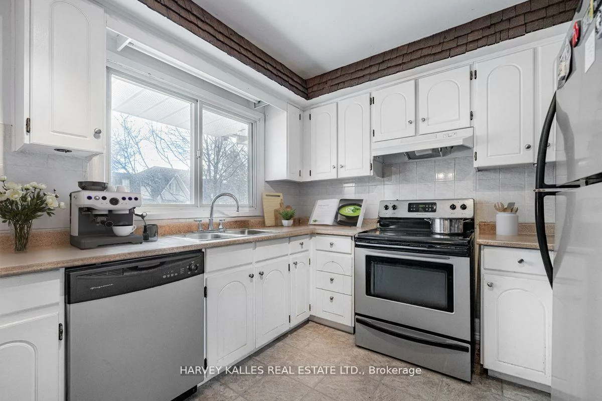 82, Poplar, Aurora Highlands, Aurora