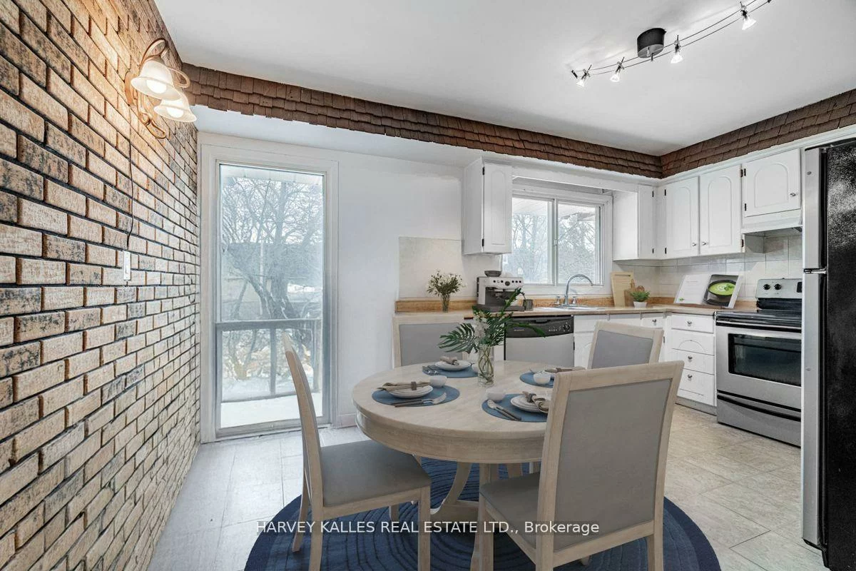 82, Poplar, Aurora Highlands, Aurora