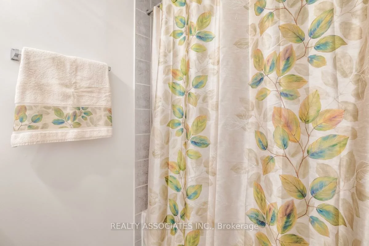 40, Sandlewood, Bayview Wellington, Aurora