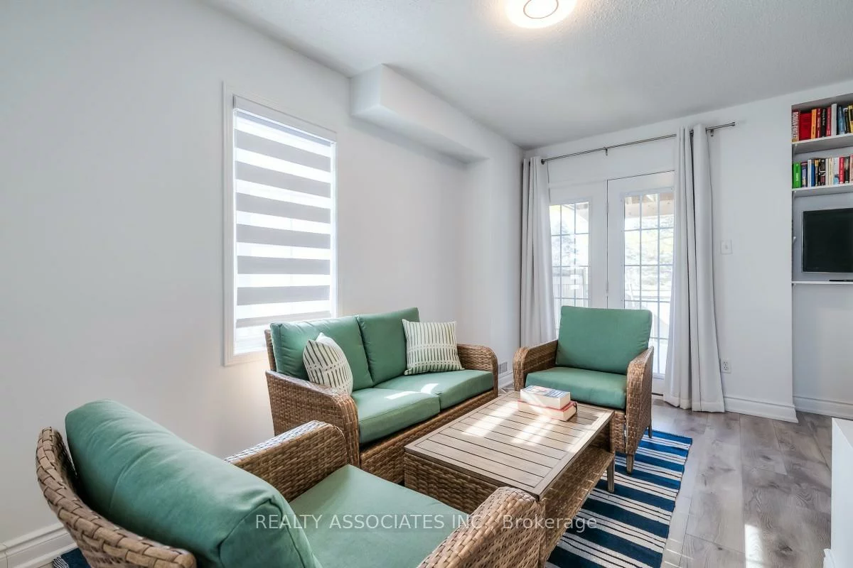 40, Sandlewood, Bayview Wellington, Aurora