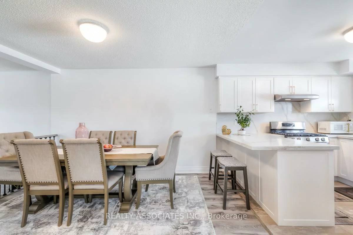 40, Sandlewood, Bayview Wellington, Aurora