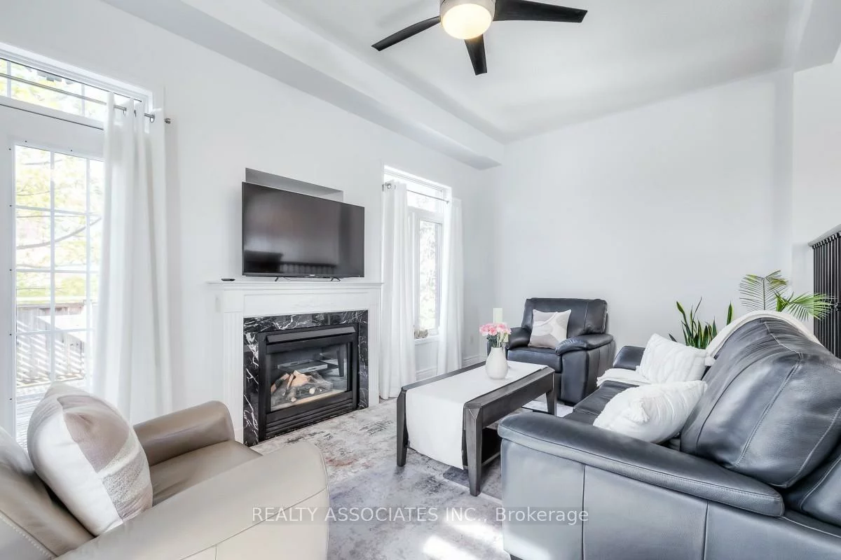 40, Sandlewood, Bayview Wellington, Aurora