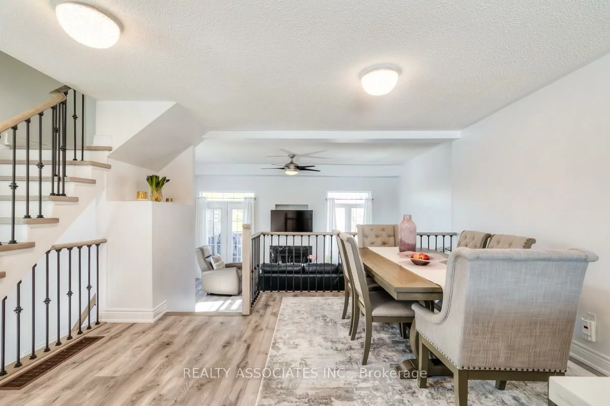 40, Sandlewood, Bayview Wellington, Aurora