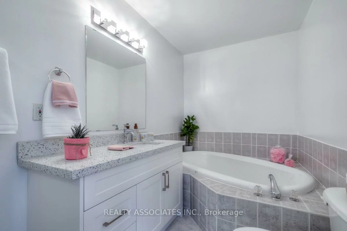 40, Sandlewood, Bayview Wellington, Aurora