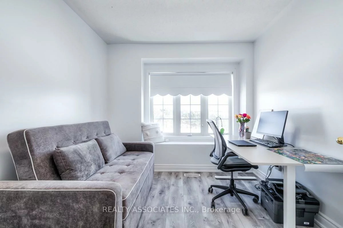 40, Sandlewood, Bayview Wellington, Aurora