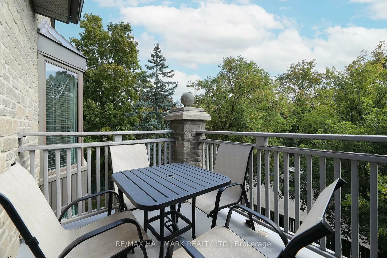 21, George, Aurora Village, Aurora