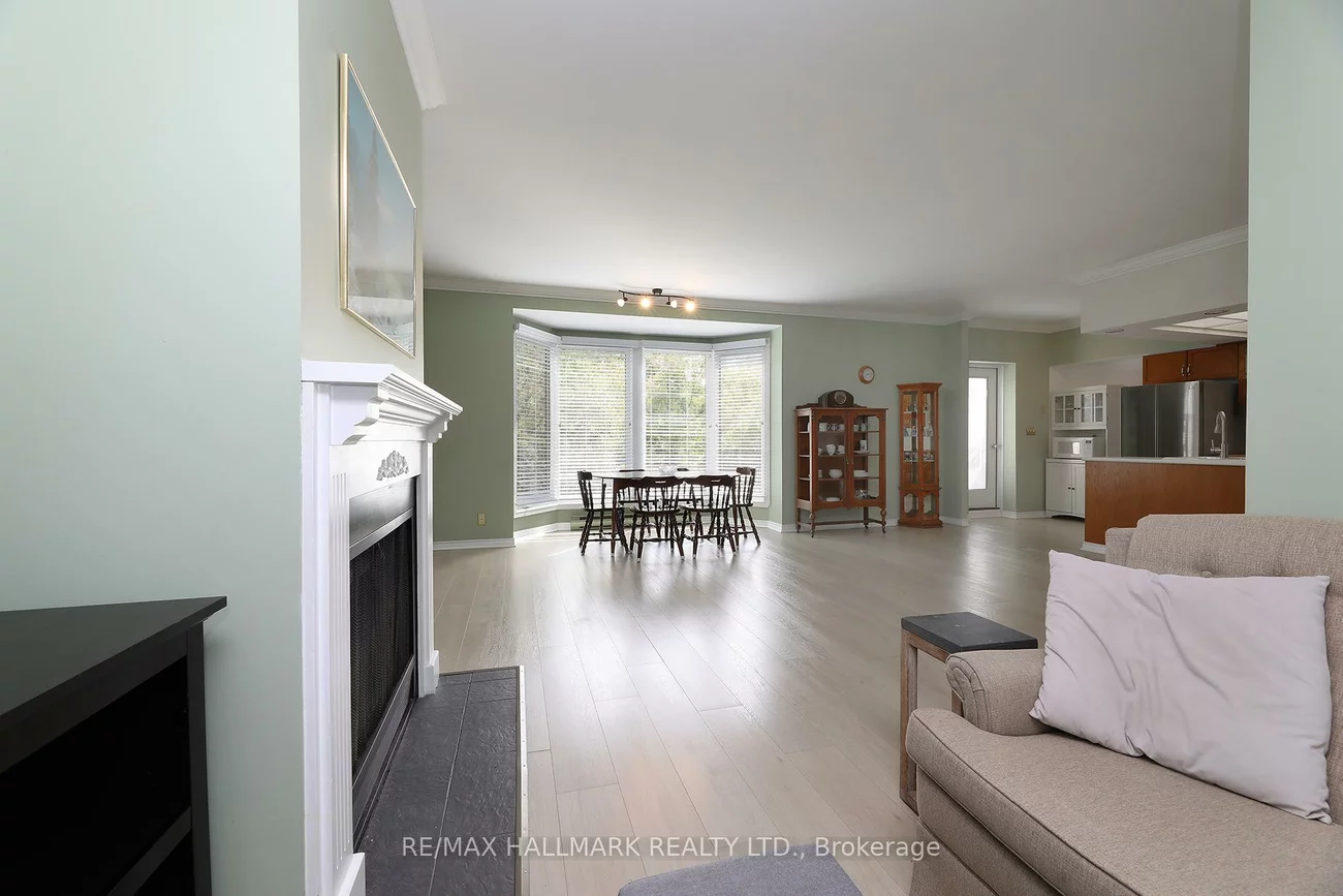 21, George, Aurora Village, Aurora