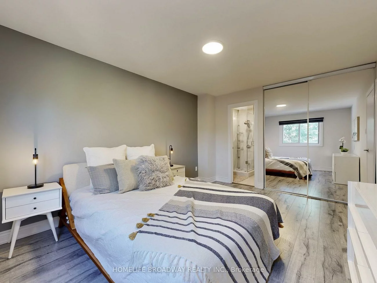 109, Poplar, Aurora Highlands, Aurora