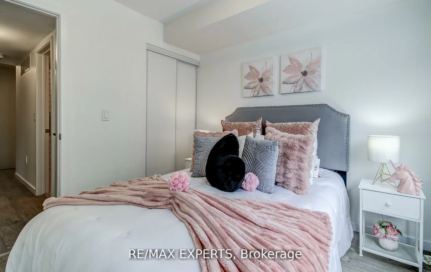 300, Alex Gardner, Aurora Village, Aurora