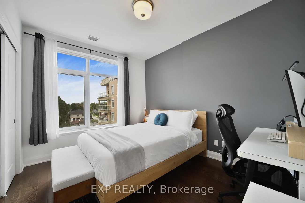 15277, Yonge, Aurora Village, Aurora