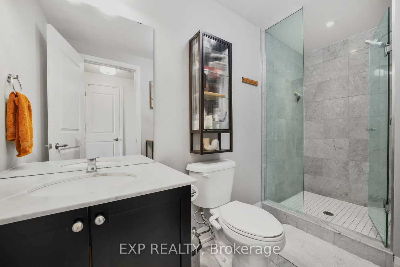 15277, Yonge, Aurora Village, Aurora