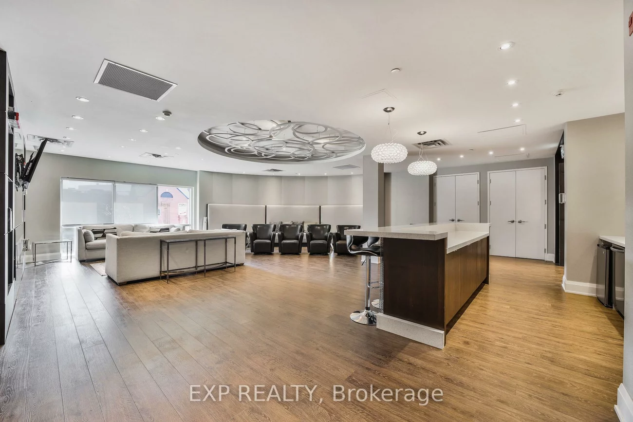 15277, Yonge, Aurora Village, Aurora