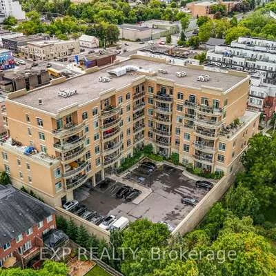 15277, Yonge, Aurora Village, Aurora