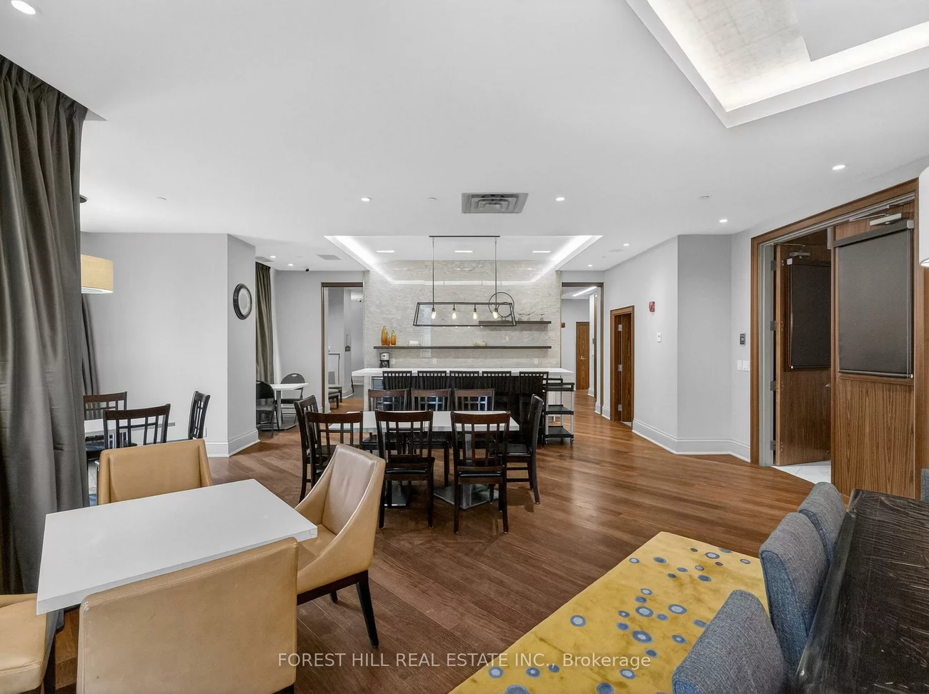 111, Civic Square, Bayview Wellington, Aurora