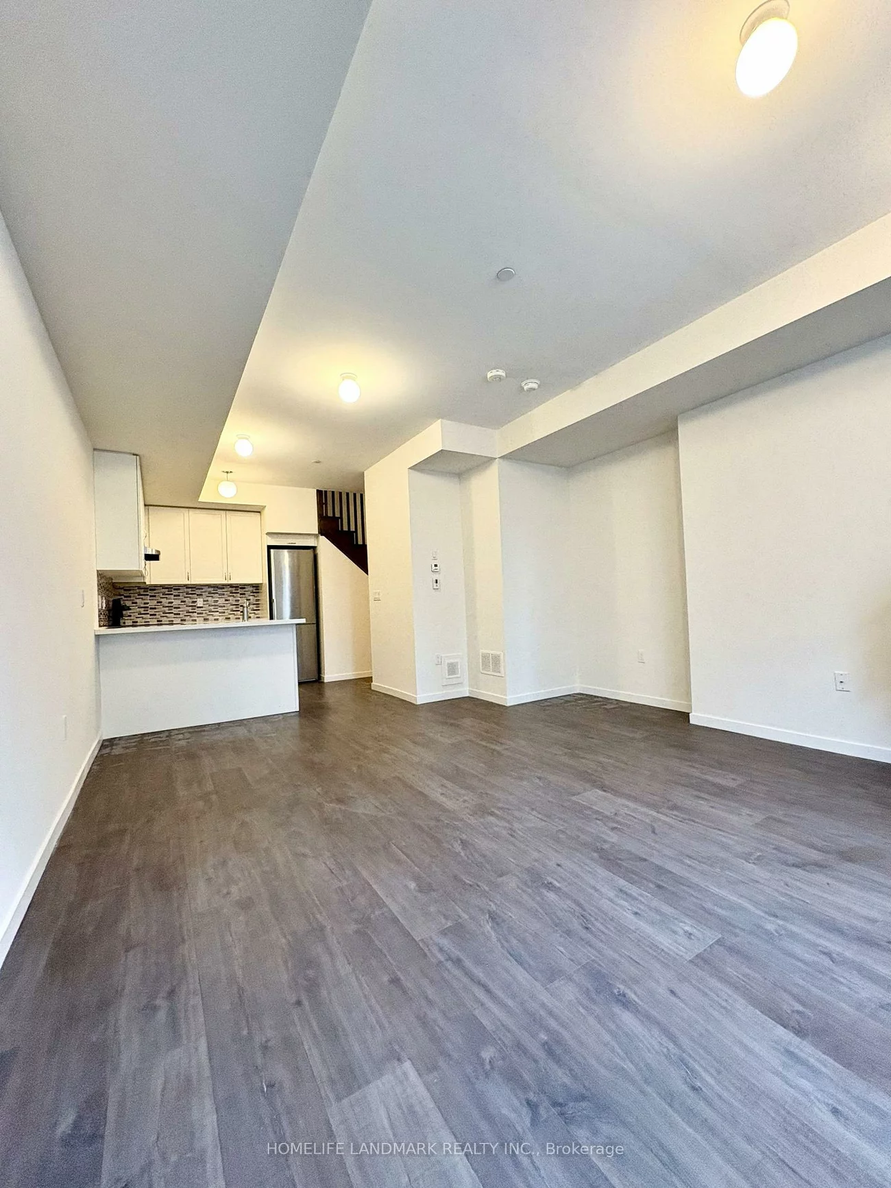 400, Alex Gardner, Aurora Village, Aurora