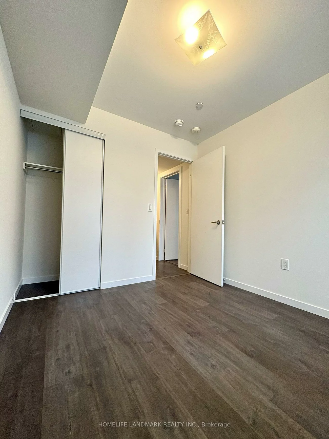 400, Alex Gardner, Aurora Village, Aurora