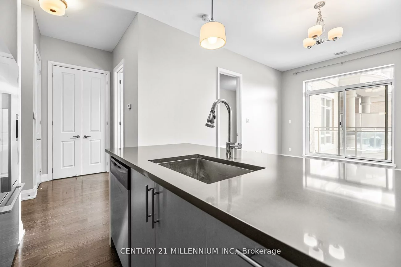 15277, Yonge, Aurora Village, Aurora